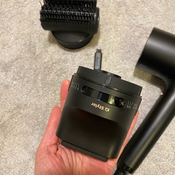 Shark hyperAIR 2-in-1 dryer - Picture 3 of 6